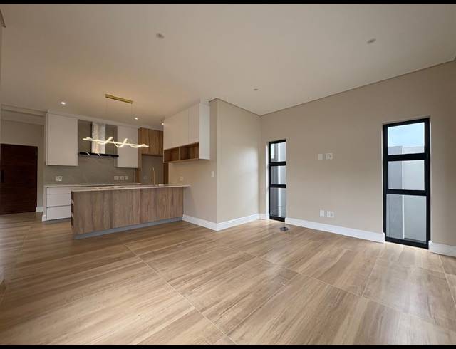 3 BEDROOM HOUSE FOR SALE IN SANDOWN